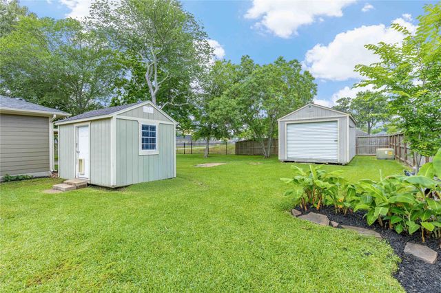 17202 N Lighthouse Drive, Crosby, TX 77532