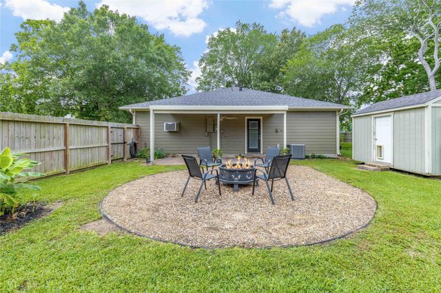 17202 N Lighthouse Drive, Crosby, TX 77532