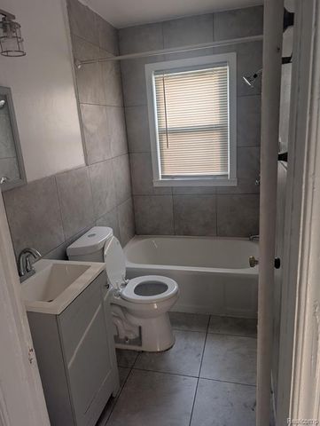 15808 Southfield Road, Detroit, MI 48223