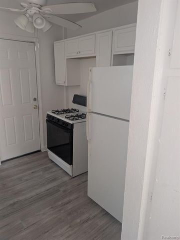 15808 Southfield Road, Detroit, MI 48223