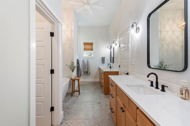 105 Kaya Court, Weatherford, TX 76087