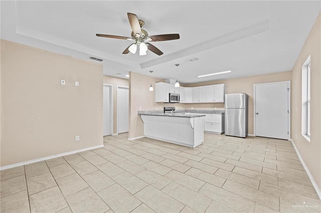 906 E Tom Landry Street, Mission, TX 78572