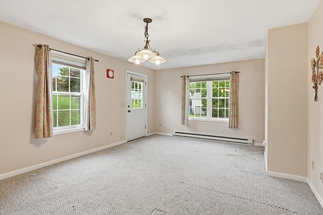 14 Florence Rd, Easthampton, MA 01027