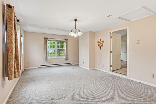 14 Florence Rd, Easthampton, MA 01027