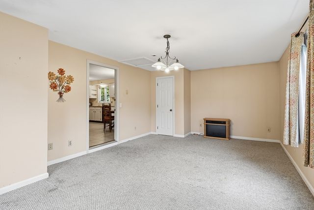 14 Florence Rd, Easthampton, MA 01027