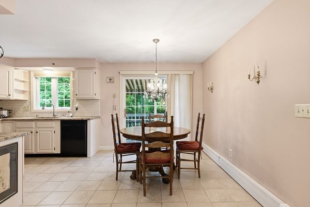 14 Florence Rd, Easthampton, MA 01027