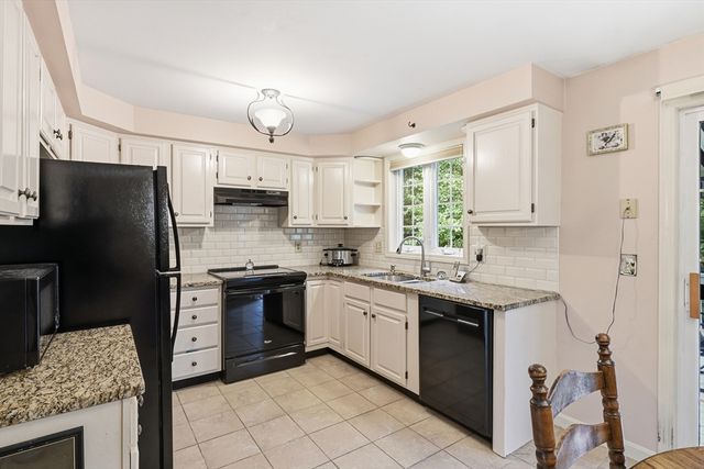 14 Florence Rd, Easthampton, MA 01027