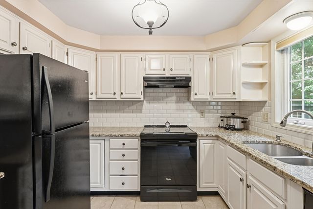 14 Florence Rd, Easthampton, MA 01027