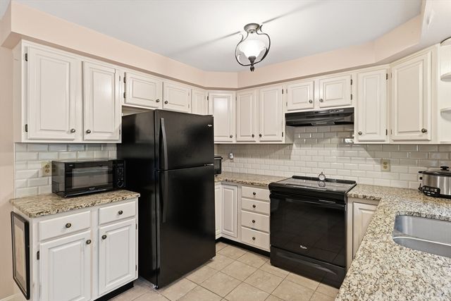 14 Florence Rd, Easthampton, MA 01027