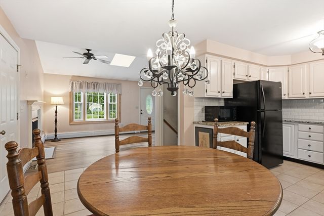 14 Florence Rd, Easthampton, MA 01027