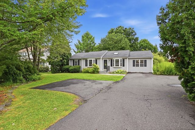 14 Florence Rd, Easthampton, MA 01027