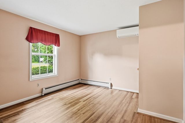 14 Florence Rd, Easthampton, MA 01027