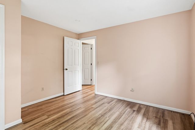14 Florence Rd, Easthampton, MA 01027