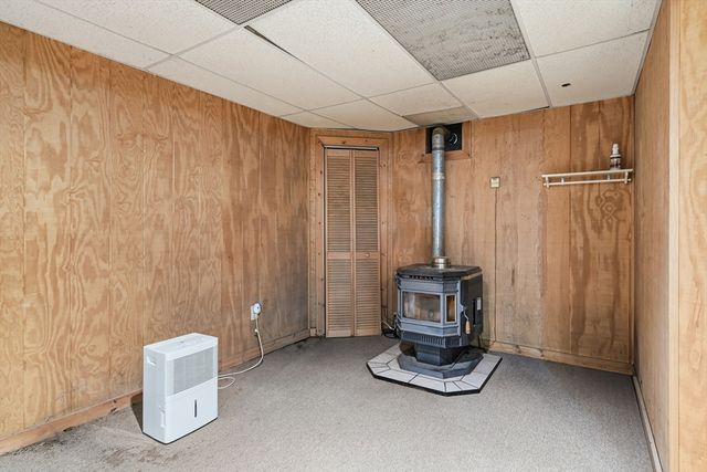 14 Florence Rd, Easthampton, MA 01027