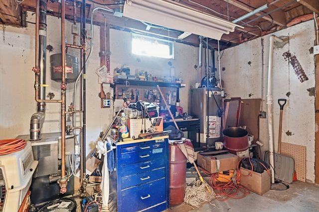 14 Florence Rd, Easthampton, MA 01027