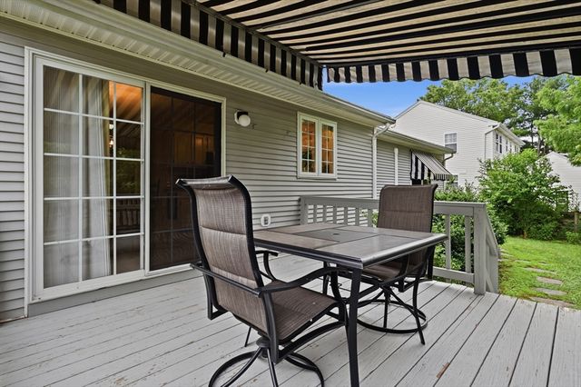 14 Florence Rd, Easthampton, MA 01027