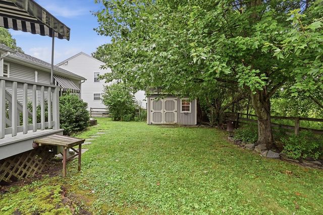 14 Florence Rd, Easthampton, MA 01027