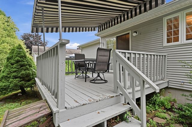 14 Florence Rd, Easthampton, MA 01027