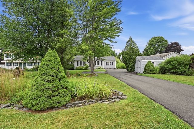14 Florence Rd, Easthampton, MA 01027