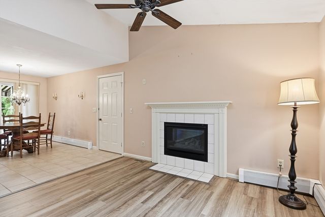 14 Florence Rd, Easthampton, MA 01027