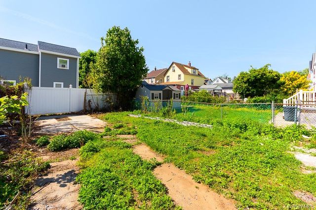 10916 221st Street, Queens Village, NY 11429