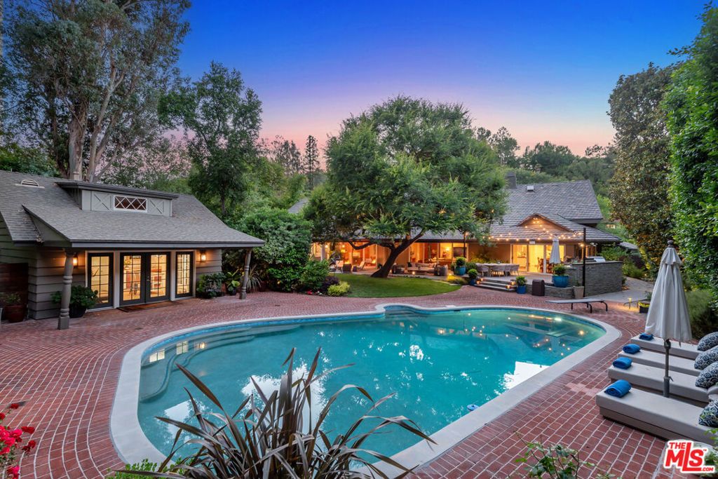 15946 Woodvale Road, Los Angeles, CA 91436 — photo 2
