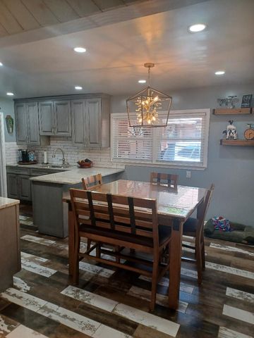 8246 Northcote Avenue, Munster, IN 46321