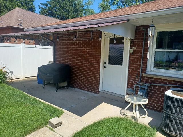 8246 Northcote Avenue, Munster, IN 46321