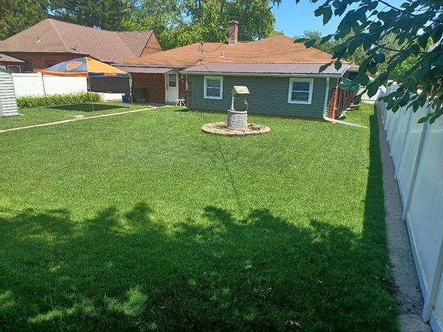 8246 Northcote Avenue, Munster, IN 46321