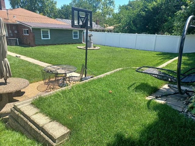 8246 Northcote Avenue, Munster, IN 46321