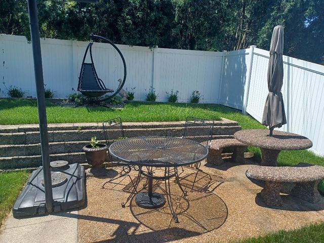 8246 Northcote Avenue, Munster, IN 46321