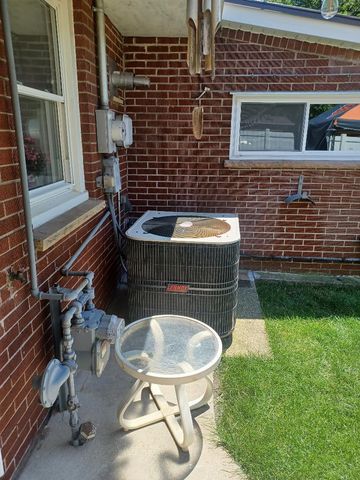 8246 Northcote Avenue, Munster, IN 46321