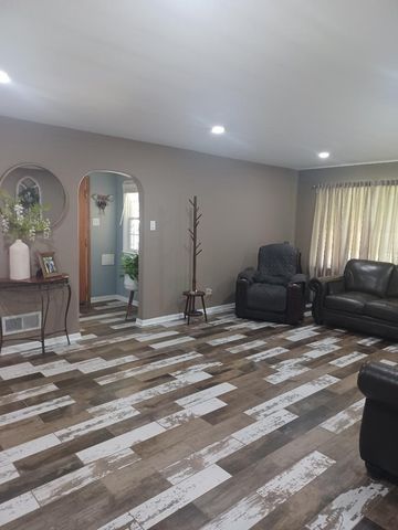 8246 Northcote Avenue, Munster, IN 46321