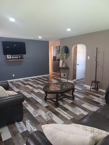 8246 Northcote Avenue, Munster, IN 46321