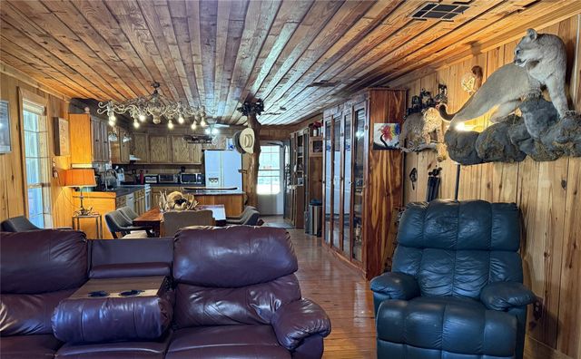11360 Us Highway 287, Pennington, TX 75856