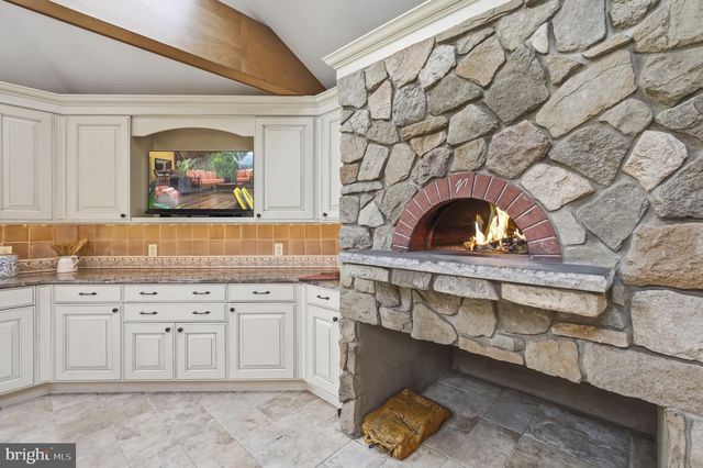 7 MONROE PL, Cranbury, NJ 08512