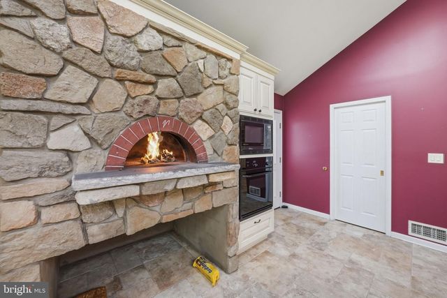 7 MONROE PL, Cranbury, NJ 08512