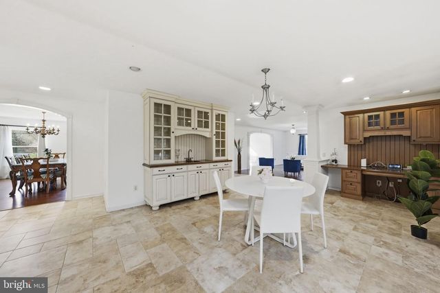 7 MONROE PL, Cranbury, NJ 08512