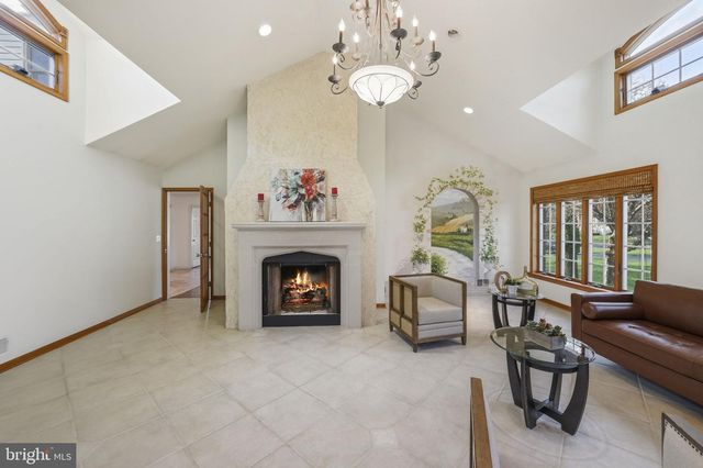 7 MONROE PL, Cranbury, NJ 08512