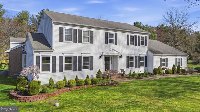 7 MONROE PL, Cranbury, NJ 08512