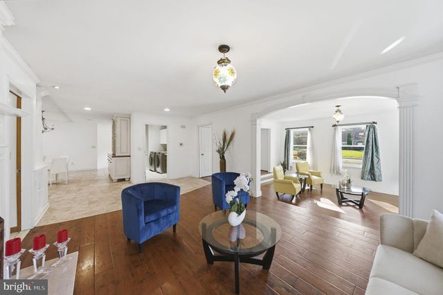 7 MONROE PL, Cranbury, NJ 08512