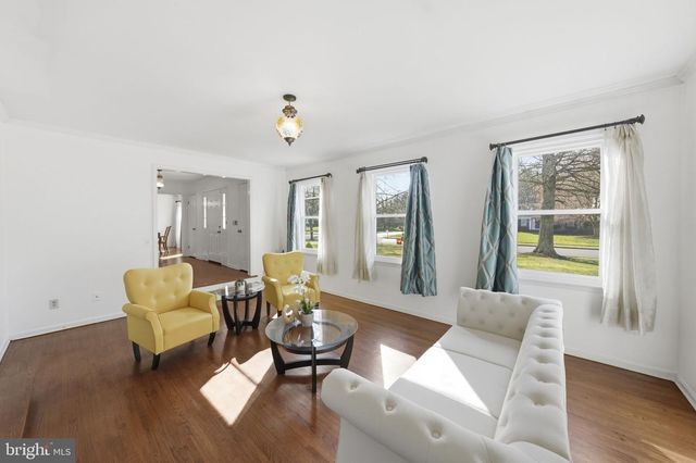 7 MONROE PL, Cranbury, NJ 08512