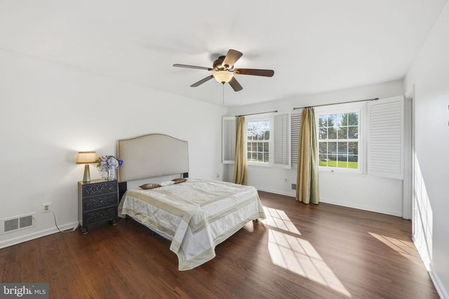 7 MONROE PL, Cranbury, NJ 08512