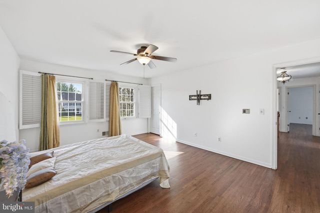 7 MONROE PL, Cranbury, NJ 08512