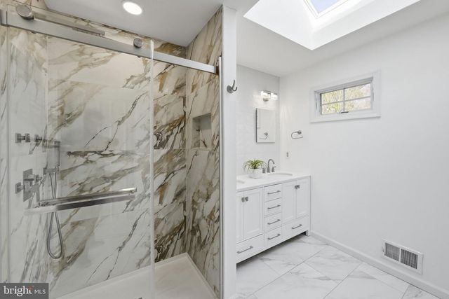 7 MONROE PL, Cranbury, NJ 08512