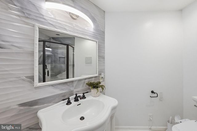 7 MONROE PL, Cranbury, NJ 08512