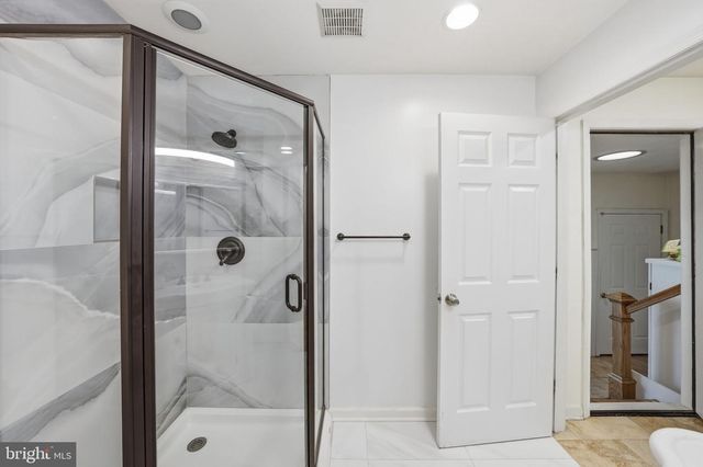 7 MONROE PL, Cranbury, NJ 08512