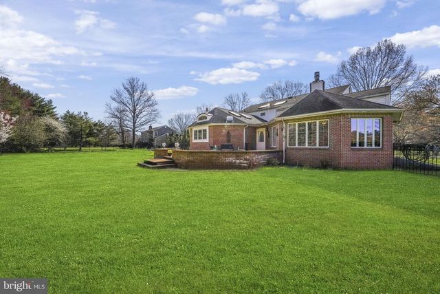 7 MONROE PL, Cranbury, NJ 08512