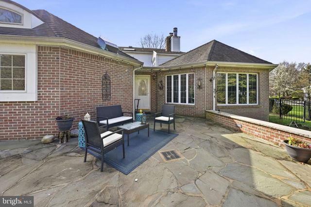 7 MONROE PL, Cranbury, NJ 08512