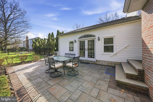 7 MONROE PL, Cranbury, NJ 08512